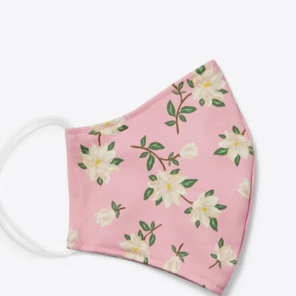 Magnolia Floral Face Mask in Light Pink Ipsy bag